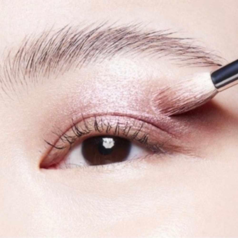 -new in box M.A.C. Hypnotizing Holiday Collection eyeshadow- CALLING YOUR BUFF!